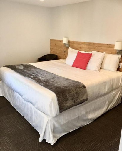 Others 5, Motel Colonial, Rimouski-Neigette