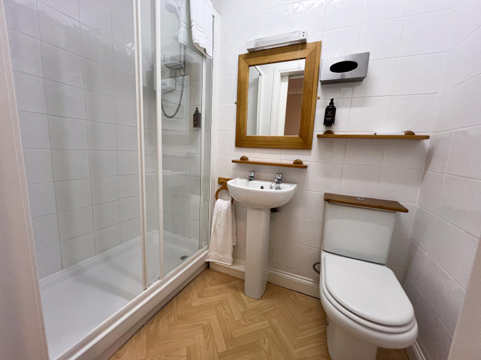 Bathroom 2, The Exchange Hotel, North Lincolnshire