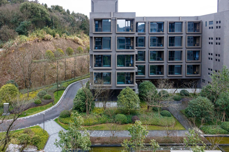 Exterior 7