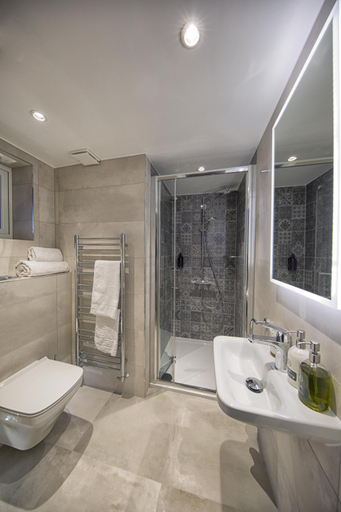 Bathroom 3, Jose Pizarro The Swan Inn, Surrey
