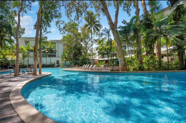 Others 3, Palm Cove Beachside Apartment - Sea & Mountain Views, Cairns
