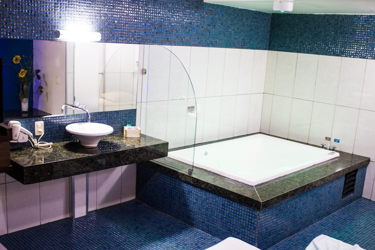 Bathroom 19