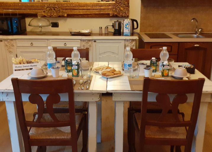 Food & Drinks 4, Angelica, Lecce