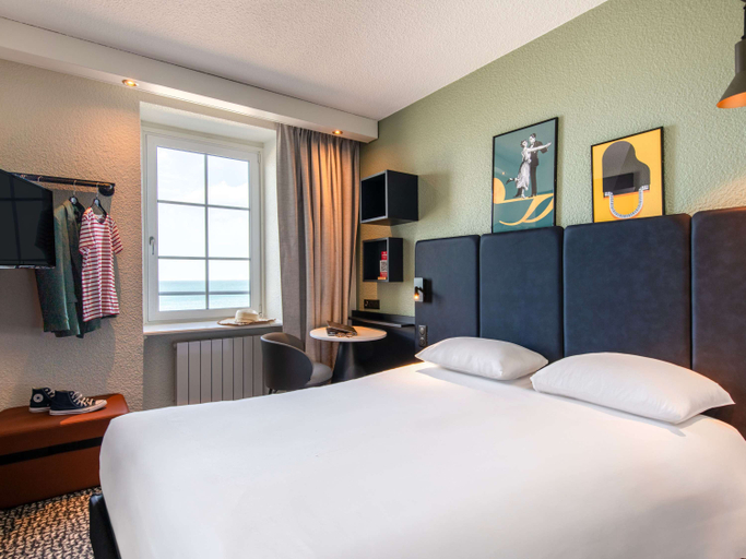 Bedroom 3, ibis Saint Malo Plage, Ille-et-Vilaine