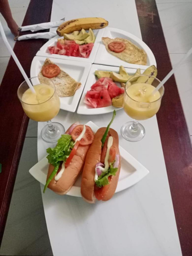 Food & Drinks 3, 4s Heaven, Ella