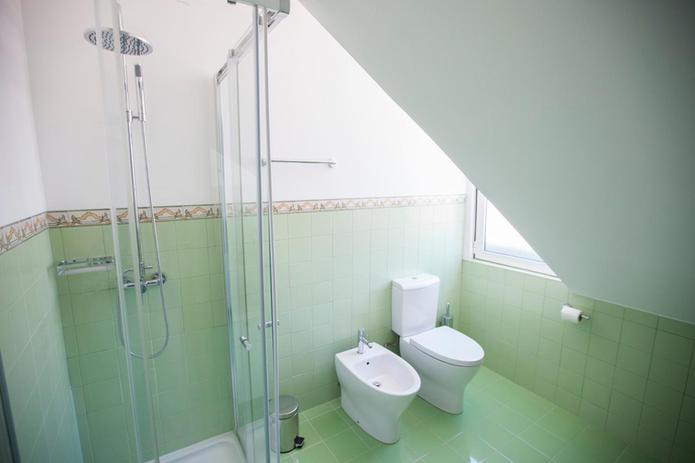 Bathroom 3, Otilia Hotel & Apartamentos, Lisbon