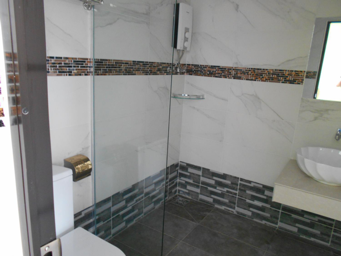 Bathroom 9