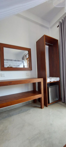 2, Green Grove, Matara Four Gravets