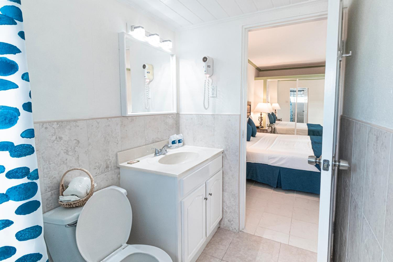 Bathroom 3, Worthing Court Apartment Hotel