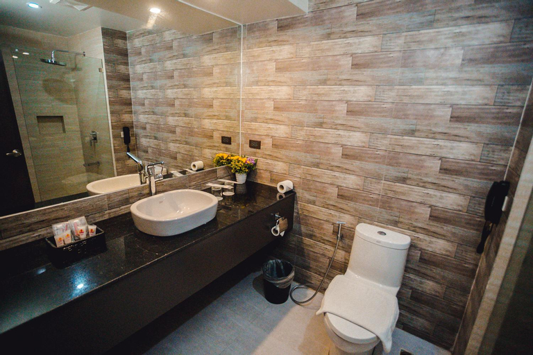 Bathroom 11