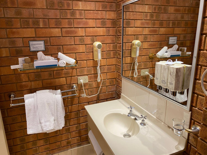 Bathroom 7