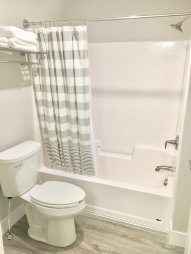 Bathroom 3, Empire Lakeshore Inn, Leelanau