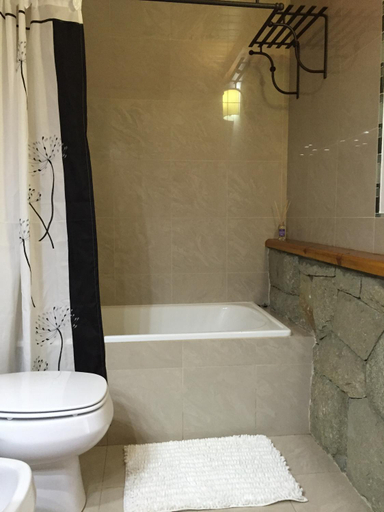 Bathroom, Complejo Puelo Altos de Golondrinas, Cushamen