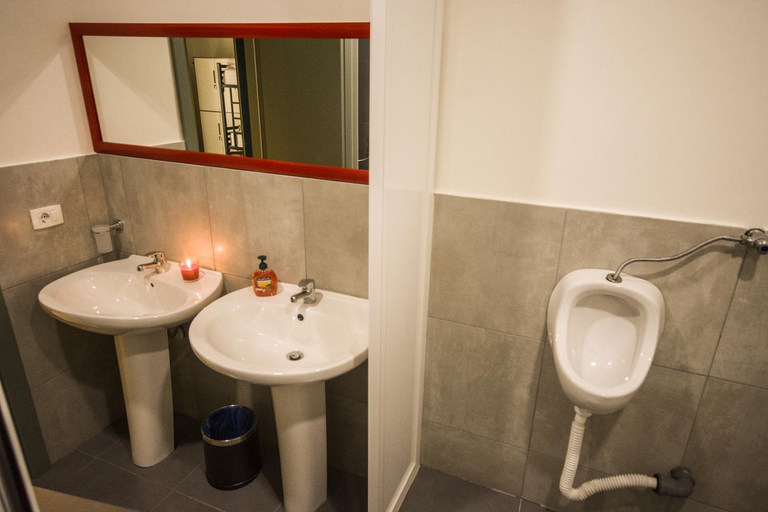 Bathroom 2, Vanilla Sky Boutique Hostel, Tiranës