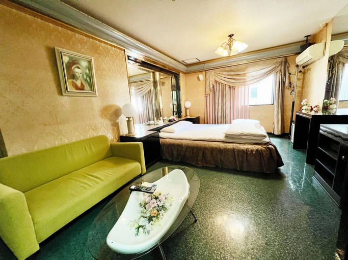 Bedroom 2, Hotel 21, Nagasaki