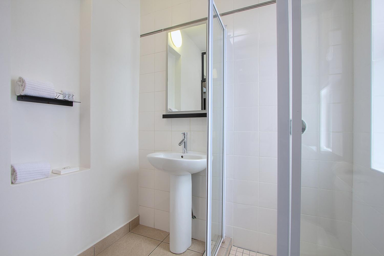 Bathroom 5, The Park Lodge Hotel, City of Tshwane