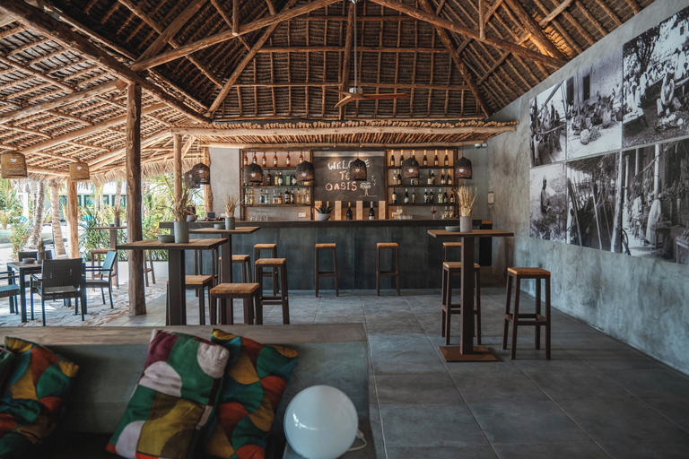 Food & Drinks 3, The Oasis Residence, Kusini