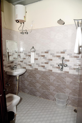 Bathroom 4, Ranthambhore Tiger Niwas, Sawai Madhopur