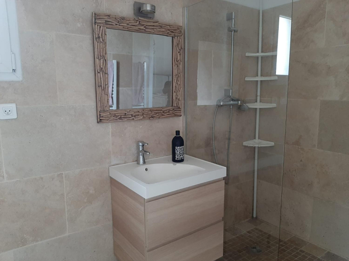Bathroom, Le Paradis de Clarisse, Bouches-du-Rhône