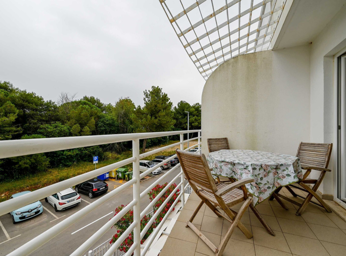 Others 5, Scenic and Refined Retreat Apartment With Balcony, Rovinj