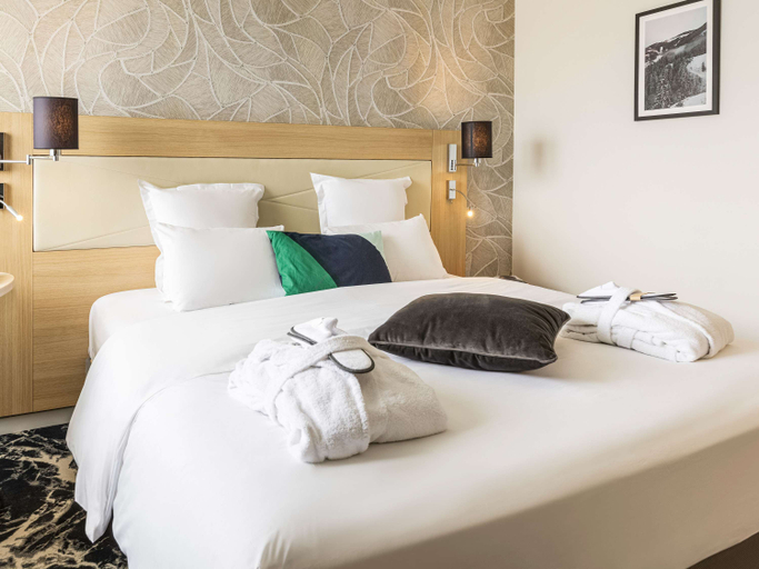 Bedroom 2, Mercure Mulhouse Centre Hotel, Haut-Rhin