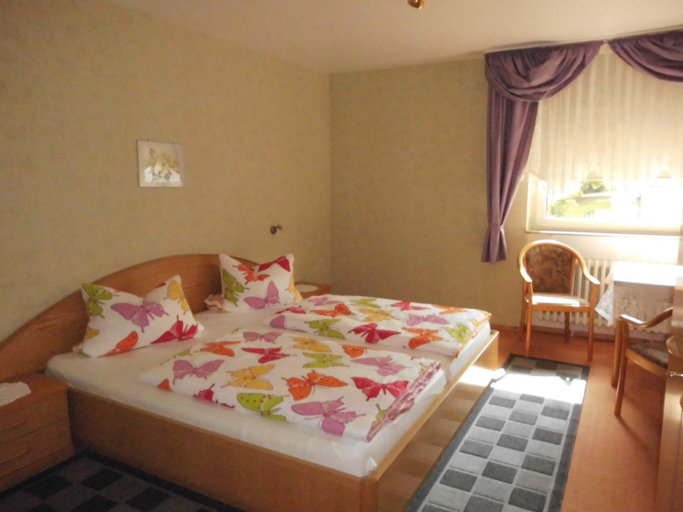 Bedroom 3, Hotel Garni am Heuberg, Werra-Meißner-Kreis