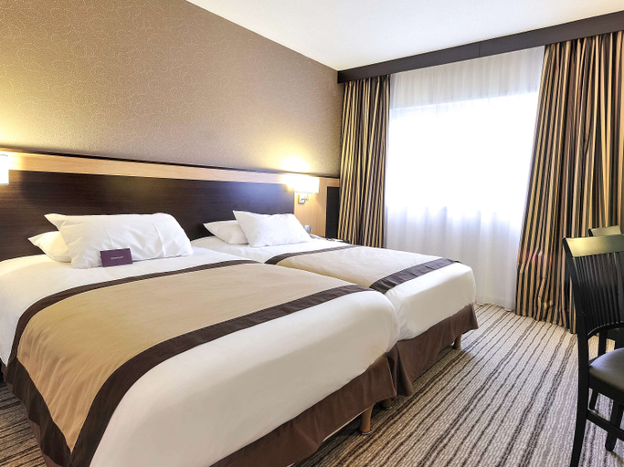 Bedroom 5, Mercure Rouen Val de Reuil Hotel, Eure