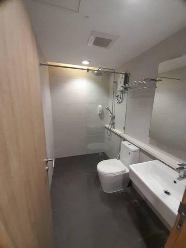 Bathroom 7
