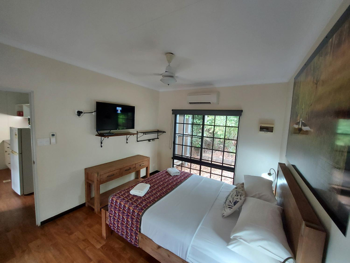 Bedroom 3, Litchfield Tourist Park, Coomalie