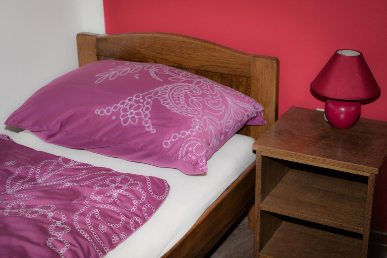 Others 5, Guesthouse Pink Panther, Udbina