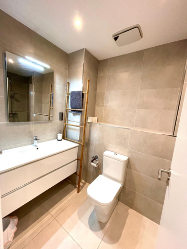 Bathroom, Gibraltar Central Suites, Gibraltar