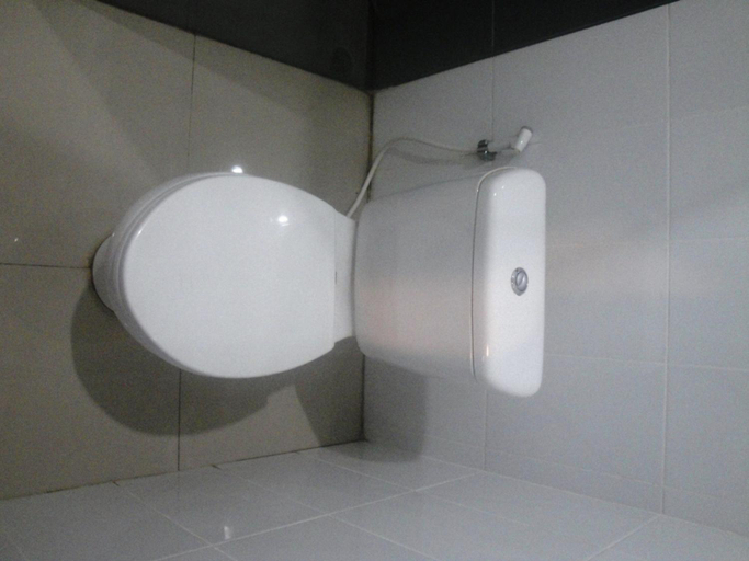 Bathroom 10