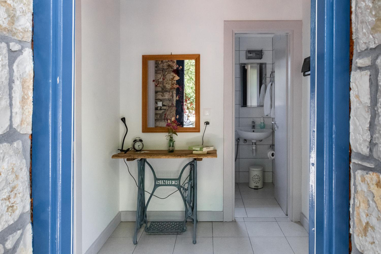 Others 5, Himara Hostel, Vlorës