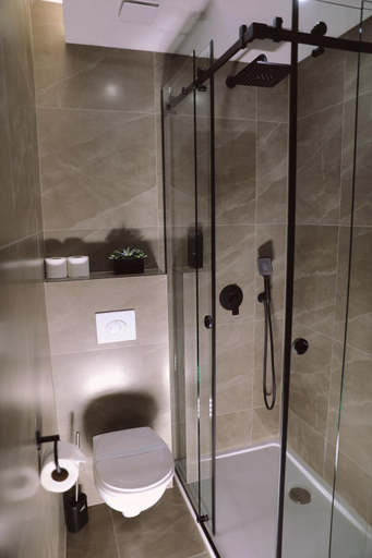 Bathroom 4, Sax-Win, Požega