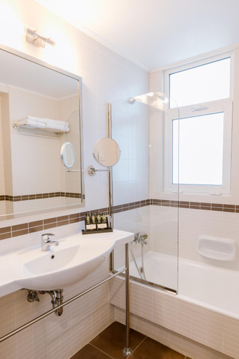 Bathroom 5, Akti Taygetos Conference Resort, Peloponnese