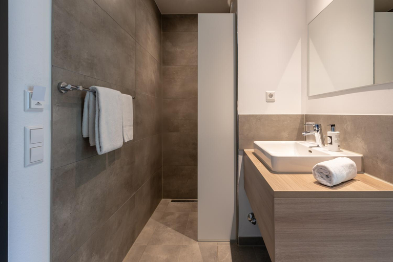 Bathroom, a2 HOTELS Denkendorf - Airport & Messe, Esslingen