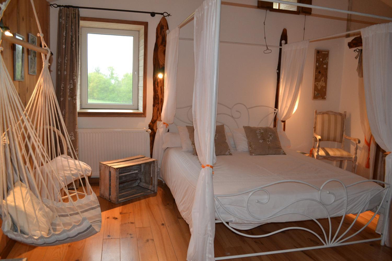 Bedroom 2, Le Jardin des Pierres Brunes, Puy-de-Dôme