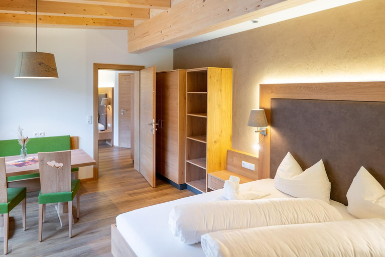 Others 4, Hotel Tiroler Herz, Reutte