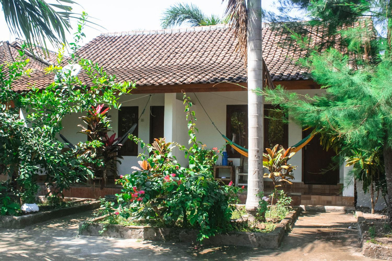 Exterior 9