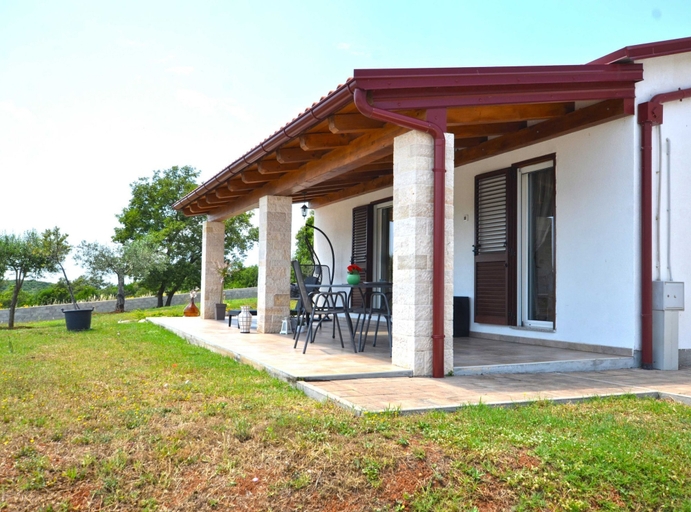 Exterior & Views 2, Picturesque Paradise Holiday Home With Pool, Rovinj