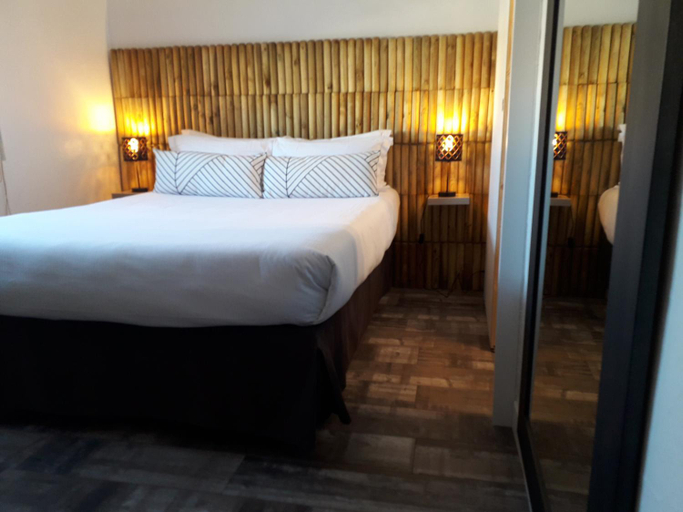 Bedroom 2, Hotel de la Mer - Barcares, a 100 m de la plage, Pyrénées-Orientales