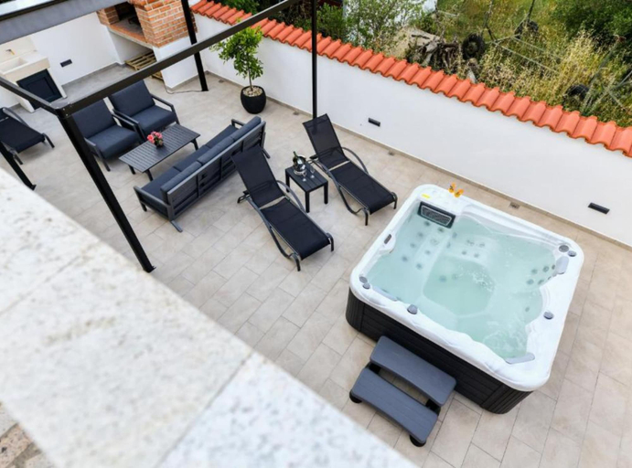 Sport & Beauty 4, Villa Kate, Pašman