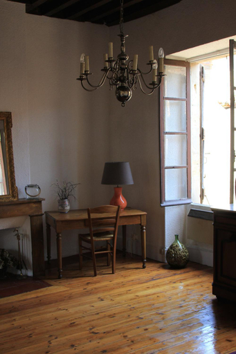 Others 4, Chambre cozy et Salon de 60 m2 au coeur de la cite, Tarn