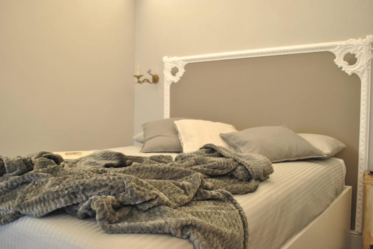 Bedroom 12