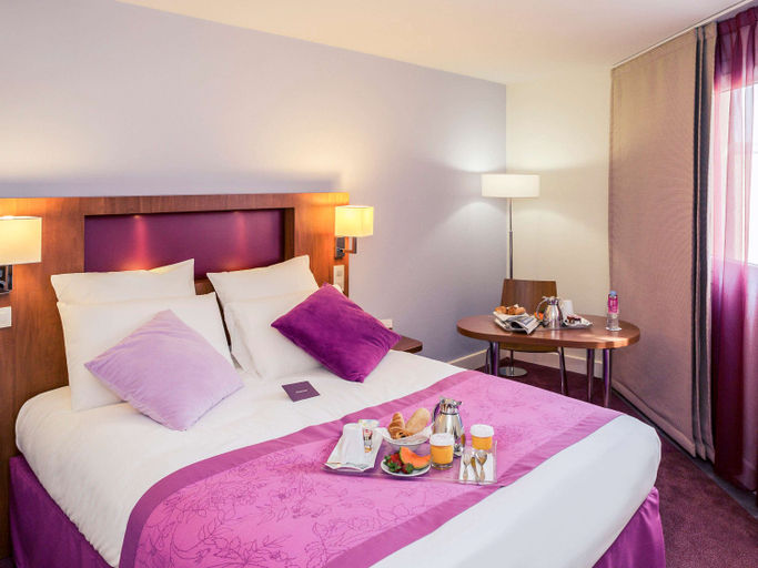 Bedroom 5, Mercure Cannes Mandelieu Hotel, Alpes-Maritimes