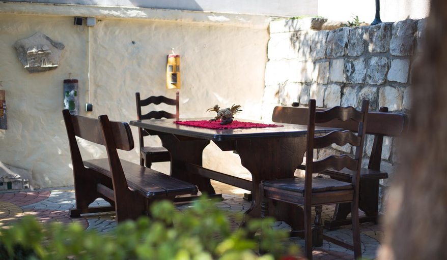 Food & Drinks, Apartmani Tolj, Orebić