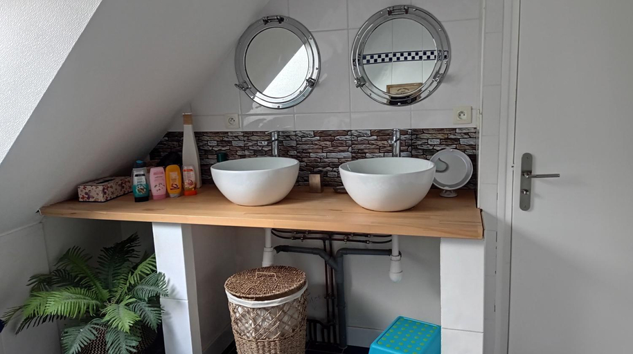 Bathroom 2, Au bonheur du logis, Ille-et-Vilaine