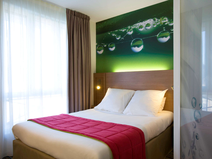 Bedroom 2, Mercure Quimper Centre Hotel, Finistère