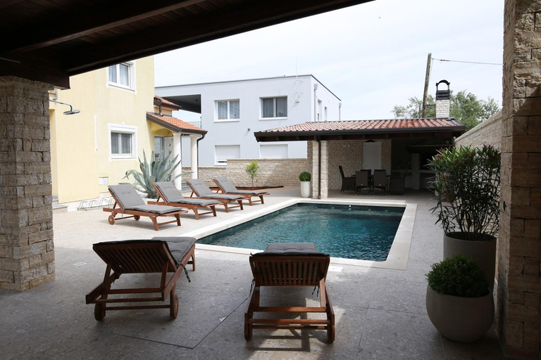 Sport & Beauty 4, Apartments house Tomic for max 22 persons Maj Porec, Poreč