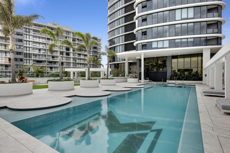 71st Floor Premium Stay with Expansive Ocean Views, Gold Coast